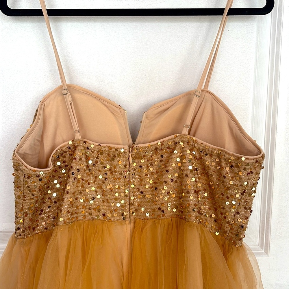 NWOT gold gown- - Picture 2 of 4